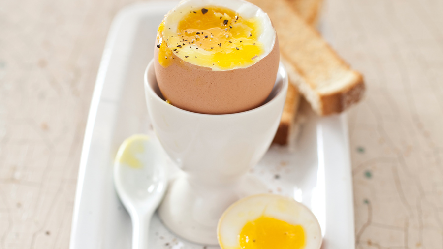 cocinar huevos pasados agua